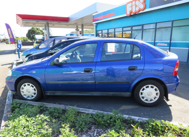 2005 Holden Astra full